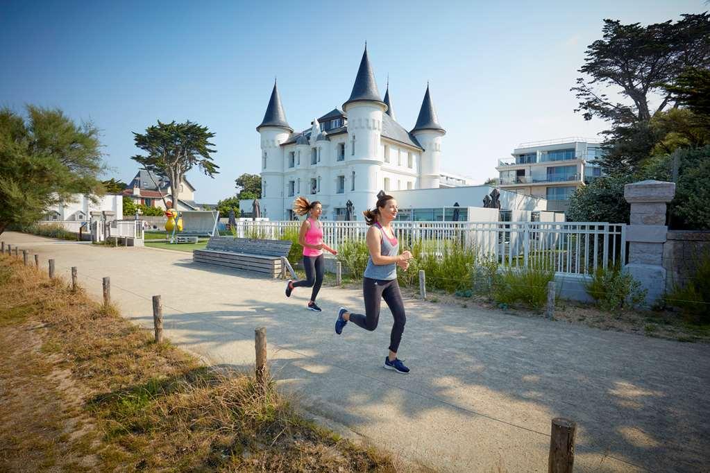 Hotel Chateau Des Tourelles - Relais Thalasso & Spa بورنيشّيه المظهر الخارجي الصورة